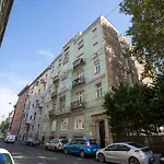 Deluxe Apartment Heroes Square