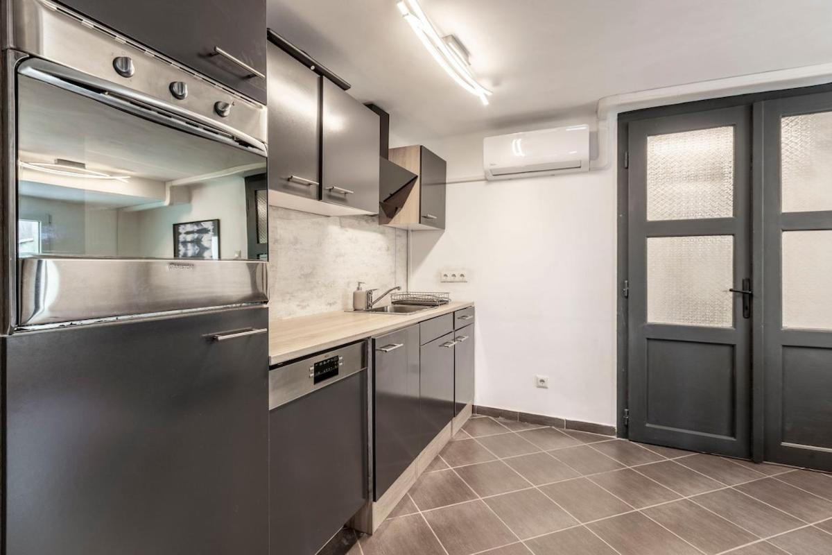 Deluxe Heroes Square Apartment Budapest