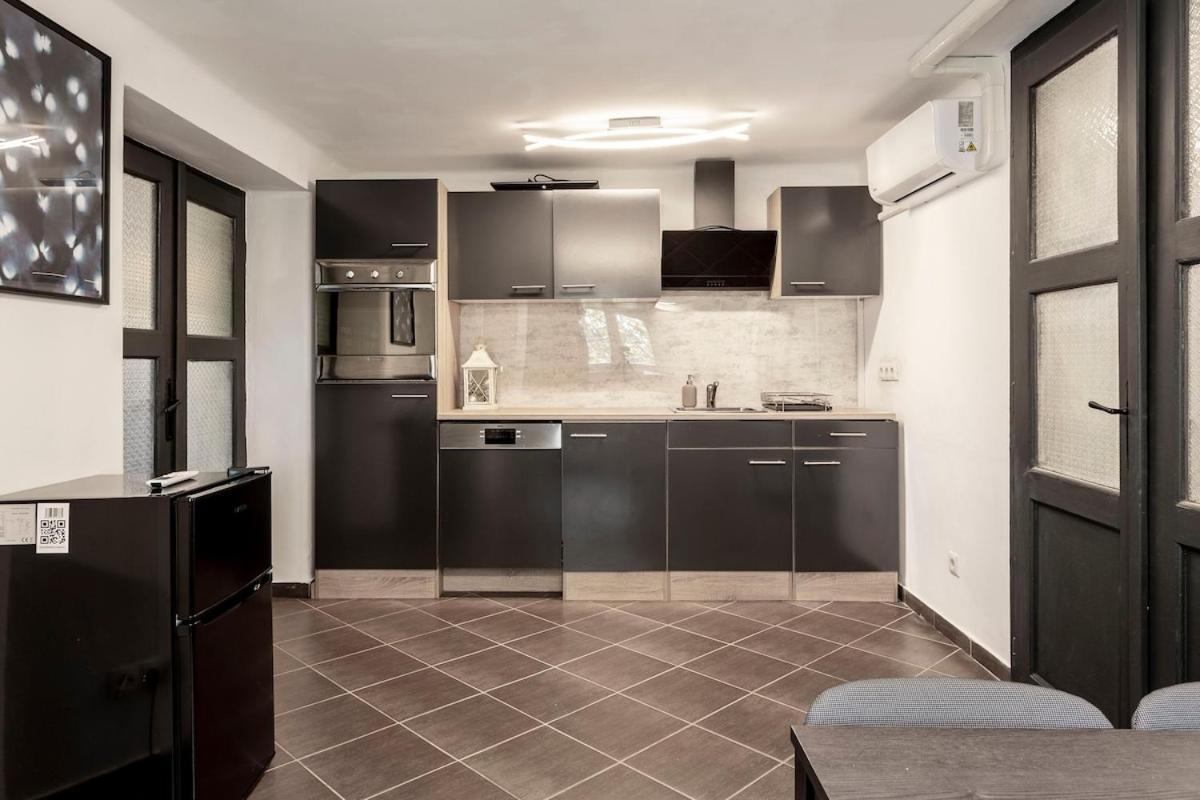 Deluxe Heroes Square Apartment *